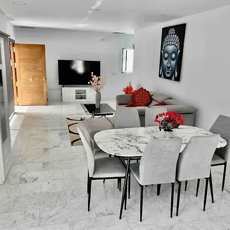 Villa Siam, Great Views, Pool, Air Conditioner