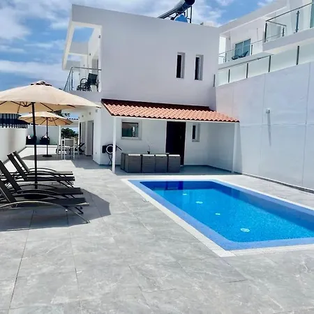 Villa Siam, Great Views, Pool, Air Conditioner